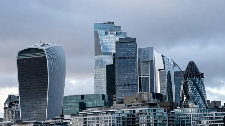 Illustration for: Bankers' tax case omits Paris from global comparison